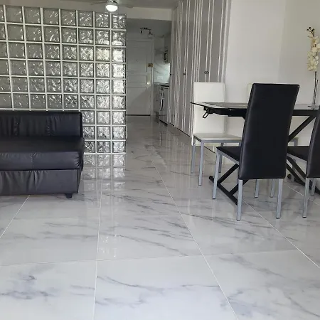 Apartment Port Royale *